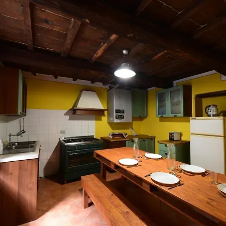 Hostel Ostello Orma Del Lupo