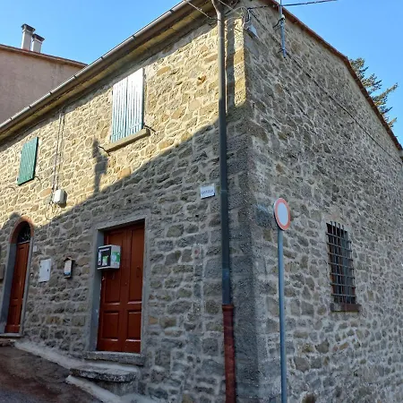 Hostel Ostello Orma Del Lupo *