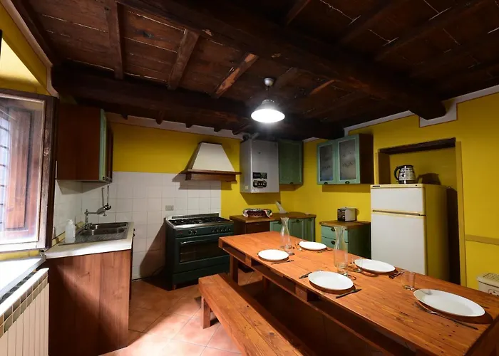 Hostel Ostello Orma Del Lupo